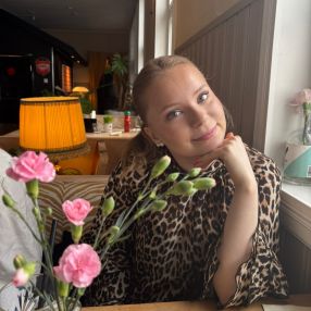 Olivia, Lastenhoitaja kaupungissa Pori