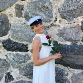 Elviira, Lastenhoitaja kaupungissa Kangasala