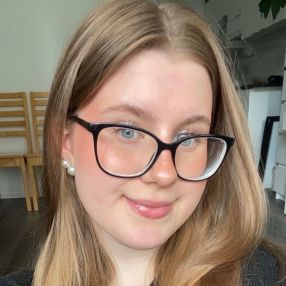 Sara, Lastenhoitaja kaupungissa Turku