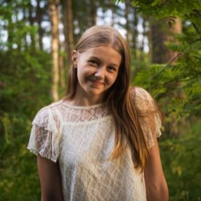 Mila, Lastenhoitaja kaupungissa Hamina