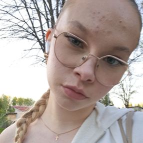 Frida, Babysitter in Muurame
