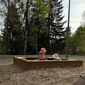 Jonne, Perhe kaupungissa Muonio