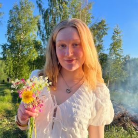 Aada, Lastenhoitaja kaupungissa Raasepori