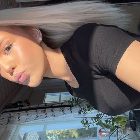 Nelli, Lastenhoitaja kaupungissa Savikulma