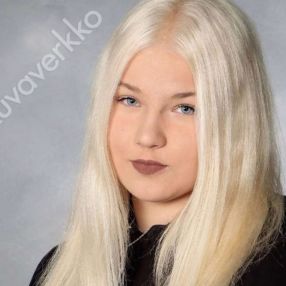 Anniina, Lastenhoitaja kaupungissa Muhos