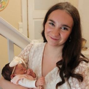 Nea, Babysitter in Lempäälä