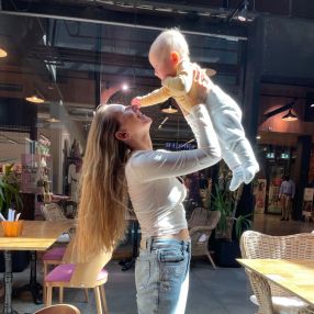 Elena, Perhe kaupungissa Vaasa