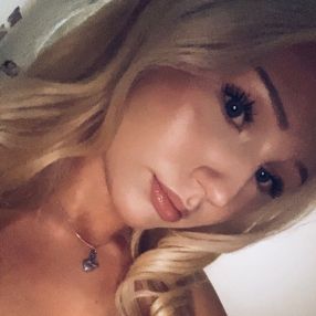 Aino, Lastenhoitaja kaupungissa Hämeenlinna