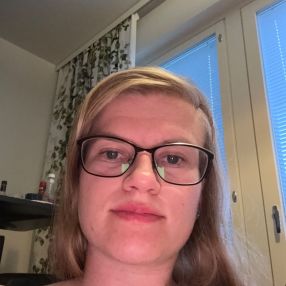 Emilia, Babysitter in Turku