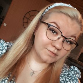 Annika, Lastenhoitaja kaupungissa Pielisen Karjala