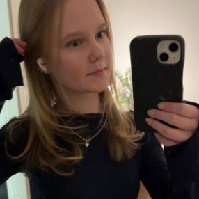 Vivian, Lastenhoitaja kaupungissa Muhos