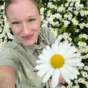 Eveliina, Lastenhoitaja kaupungissa Lahti
