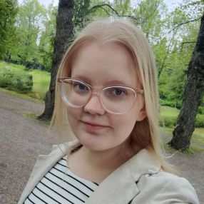 Salla, Lastenhoitaja kaupungissa Joensuu