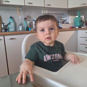 Mika, Perhe kaupungissa Kaustinen