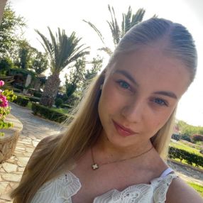 Lydia, Lastenhoitaja kaupungissa Vihti