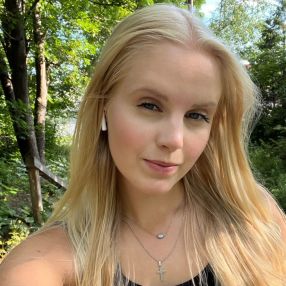 Lotta, Babysitter in Turku