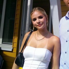 Siiri, Babysitter in Nummela