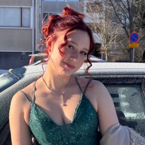 Fiona, Lastenhoitaja kaupungissa Naantali