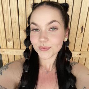 Nona, Babysitter in Järvenpää