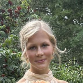 Lilli, Lastenhoitaja kaupungissa Naantali