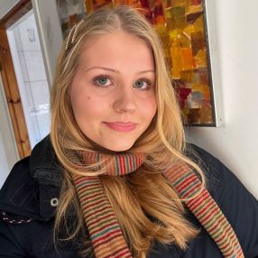 Agda, Lastenhoitaja kaupungissa Lahti
