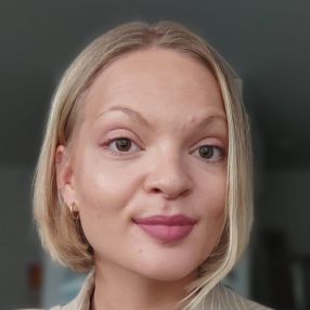 Ella, Lastenhoitaja kaupungissa Helsinki