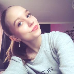 Demi, Lastenhoitaja kaupungissa Parainen