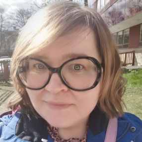 Laura, Lastenhoitaja kaupungissa Turku