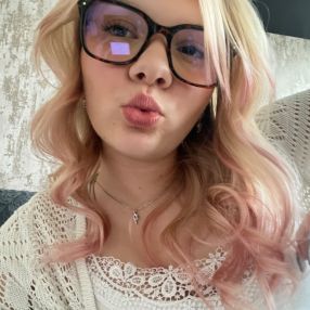 Aino, Babysitter in Imatra
