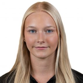 Ella, Lastenhoitaja kaupungissa Turku