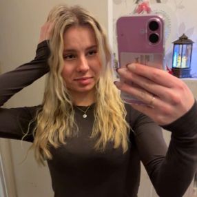 Ella, Lastenhoitaja kaupungissa Kaustinen
