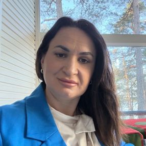 Fatime, Babysitter in Raisio