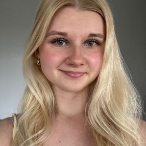 Enniina, Lastenhoitaja kaupungissa Kouvola