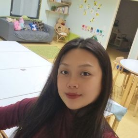 ELOISE FAYE FRANCES, Lastenhoitaja kaupungissa Turku