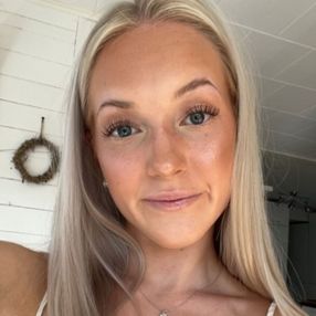 Beata, Lastenhoitaja kaupungissa Parainen