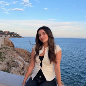 Lylia, Babysitter in Nice