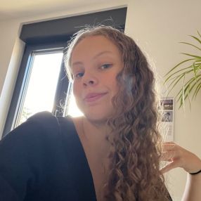 Marine, Babysitter à Versailles