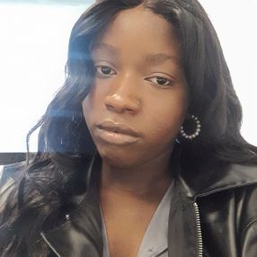 Oumou, Babysitter à Marseille