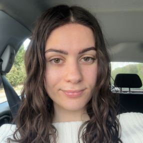 Cerise, Babysitter à Besançon