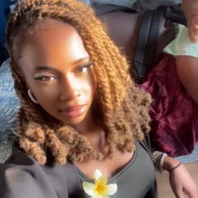 Assia, Babysitter à Pontault-Combault