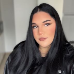 Saina, Babysitter à Roubaix