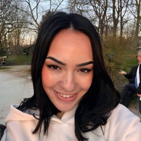 Lyna, Babysitter à Ivry-sur-Seine