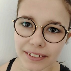 Marine, Babysitter in Albi