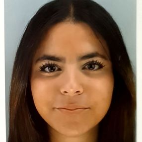 Lina, Babysitter à Rueil-Malmaison