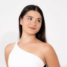 Naïry, Babysitter à Toulouse