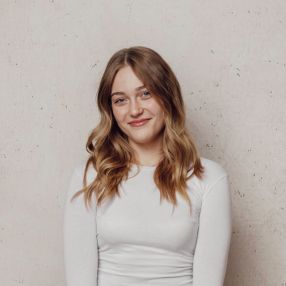 Omérine, Babysitter à Arras