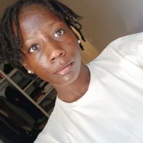 Aïcha, Babysitter à Grigny