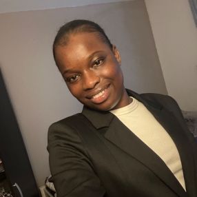 Aminata, Babysitter à Courbevoie
