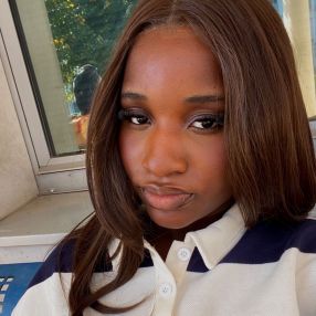Djamila, Babysitter à Courbevoie