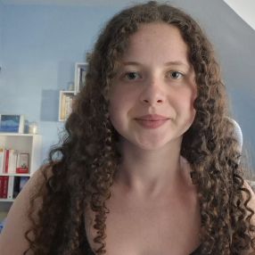 Meline, Babysitter in Paris